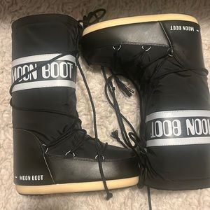 Moon Boots